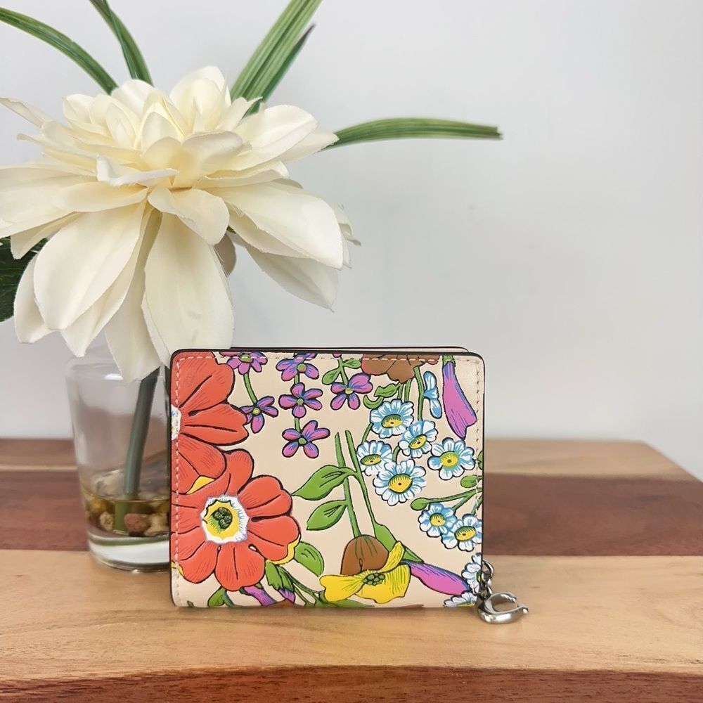 NWT Coach Snap Wallet With Floral Print - Picture 3 of 6